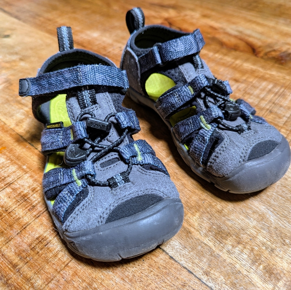 Keen Sea camp Kids Gray and Black Outdoor Sandals